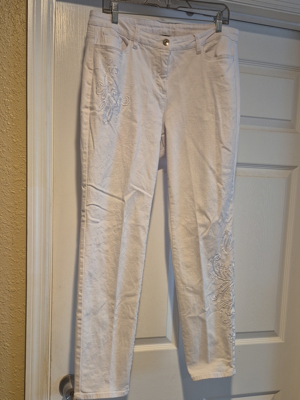 W by Worth White Embroidered Jeans